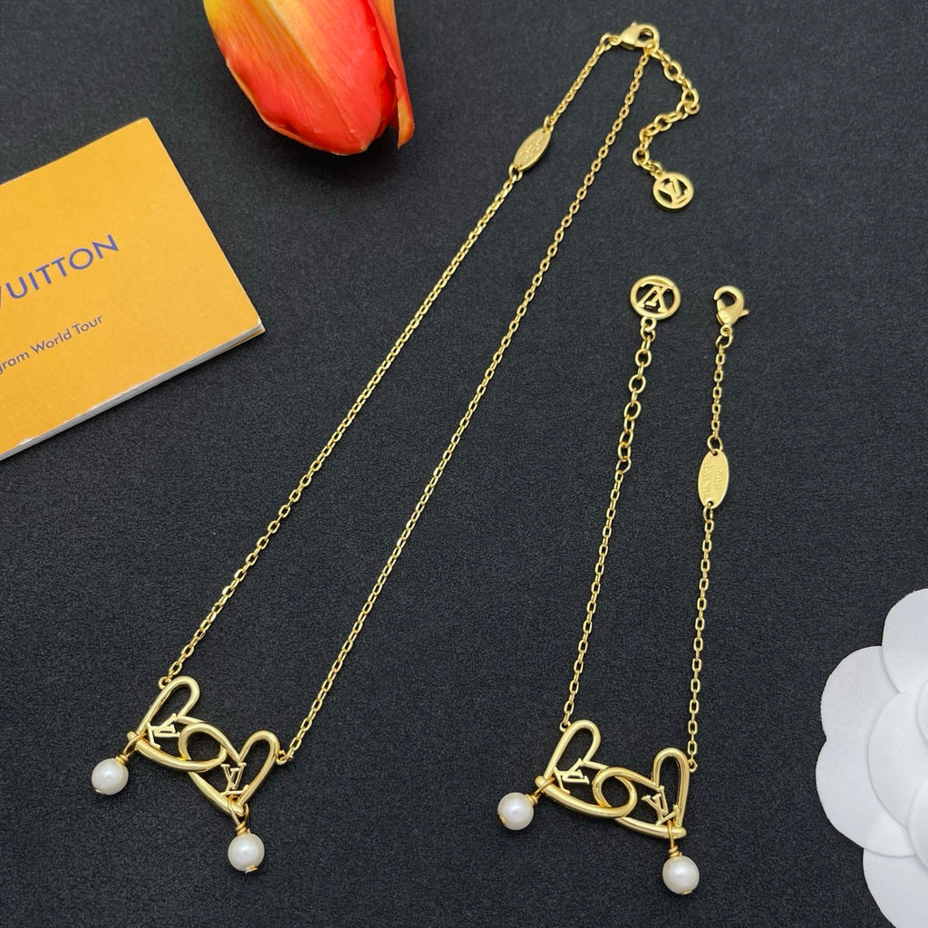 Love Letter Pearl Chain Set