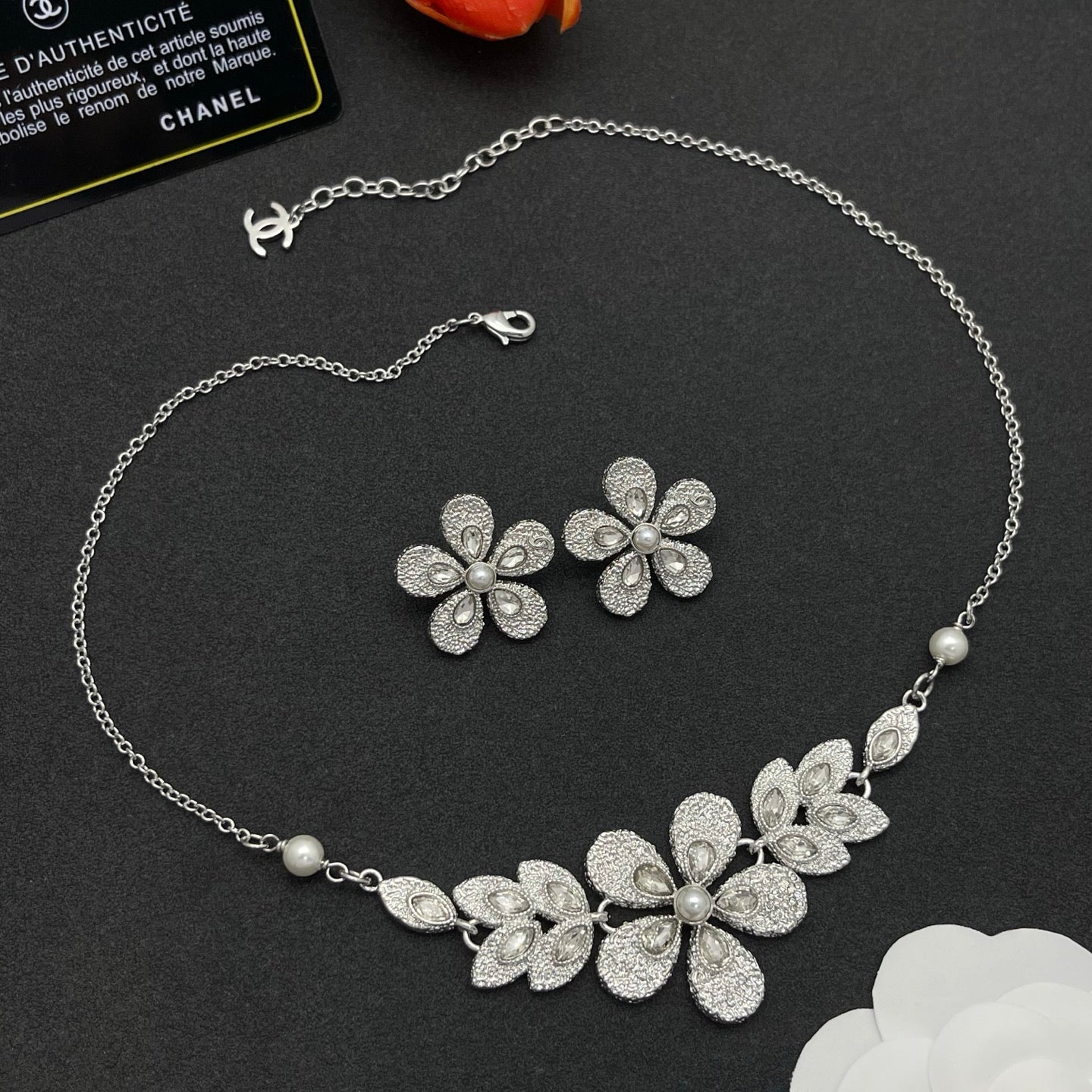 Textured Floral Cluster Pearl & Crystal Jewelry Set