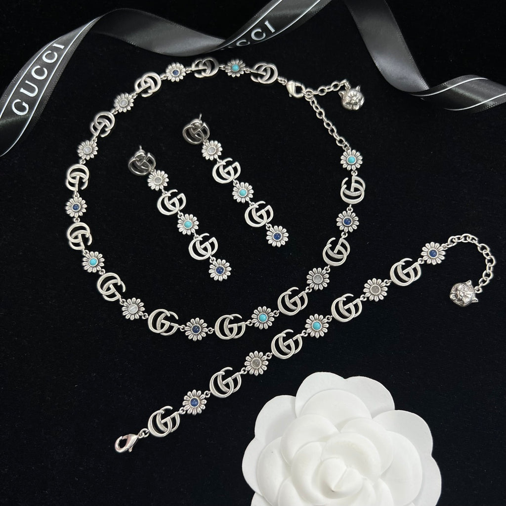 Vintage Daisy Logo Jewelry Set