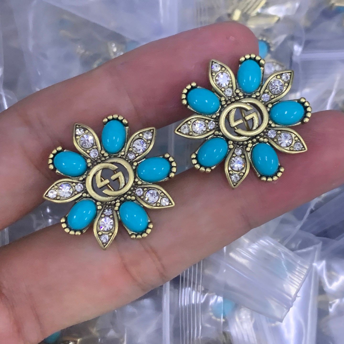Gold Pearl Daisy Flower Logo Jewelry Set