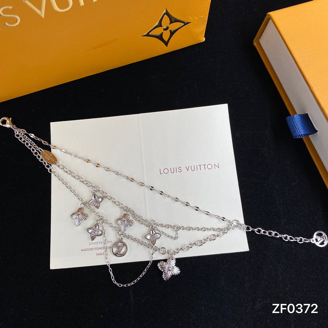 Layered Drape Chain & Multi-Charm Long Necklace