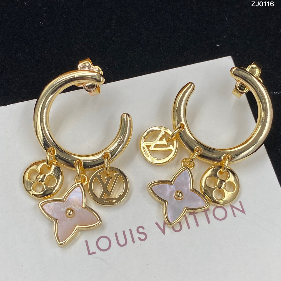 Gold-Tone Circle Ring Multi-Charm Jewelry Set – Shell Flower, Logo & Letter Pendant Necklace, Bracelet & Hoop Earrings