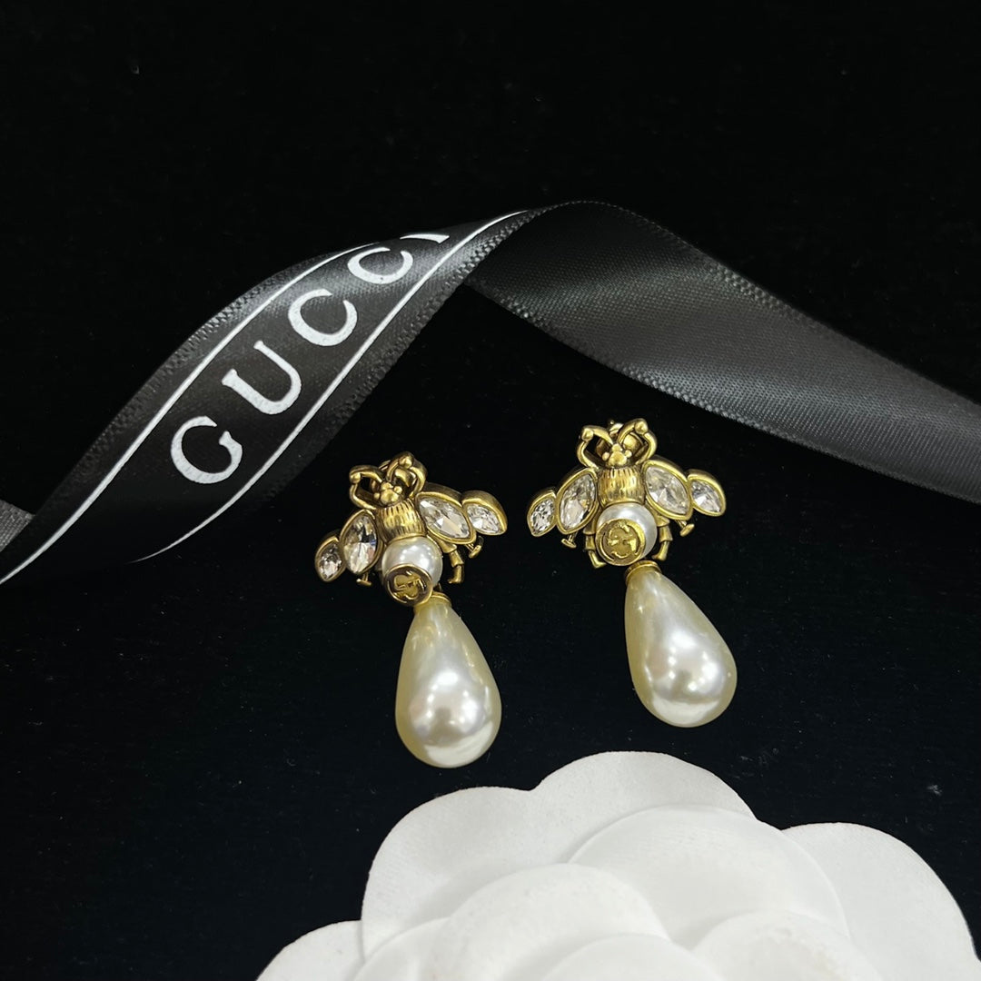 Vintage Crystal Bee Pearl Jewelry Collection
