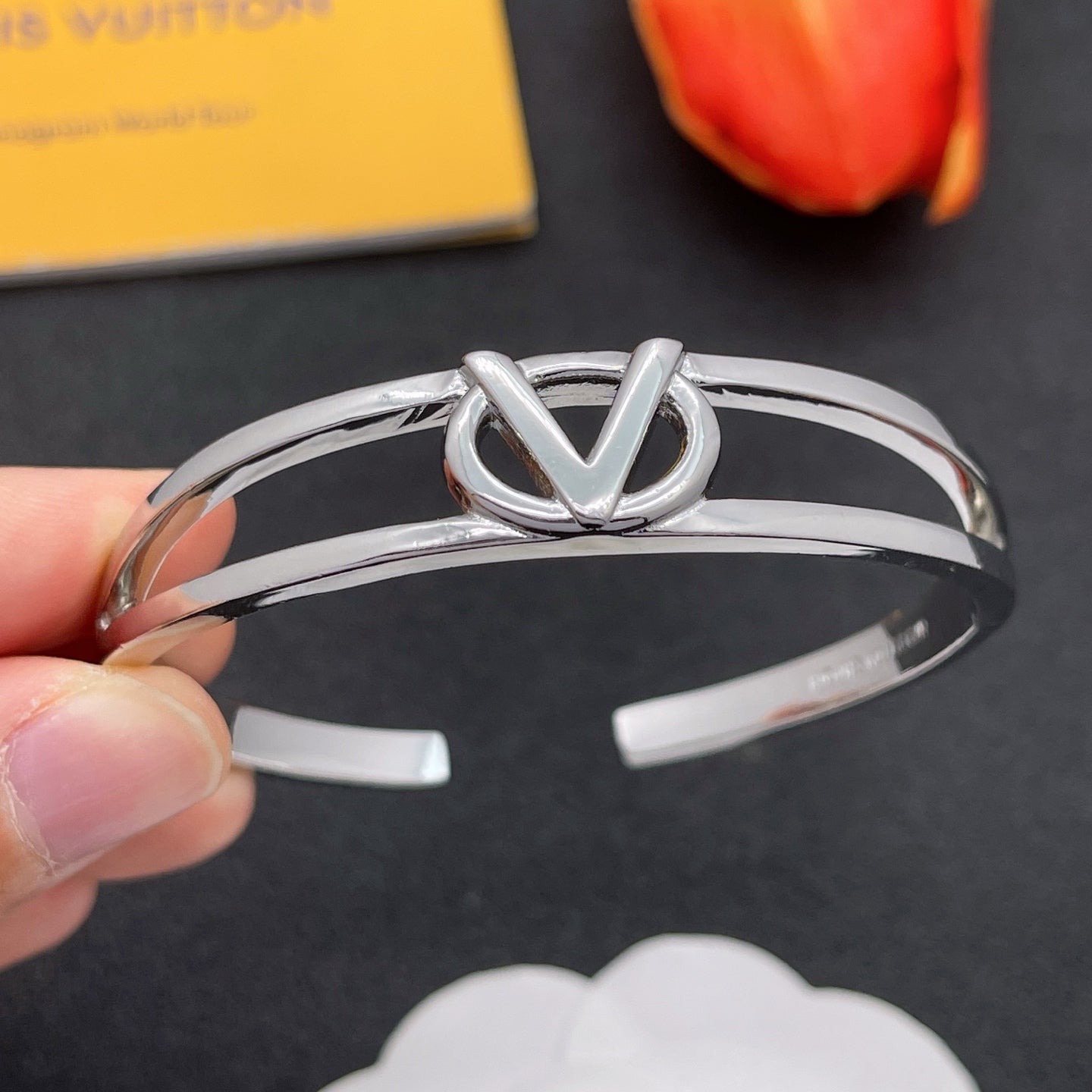 Minimalist V-Letter Logo 4-Piece Jewelry Set