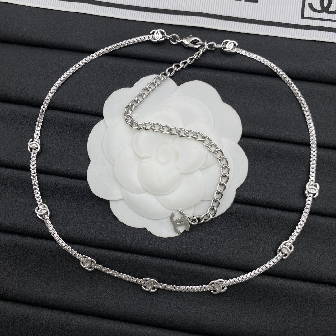 CC Logo Circle Station Box Chain Choker Necklace – Gold & Silver