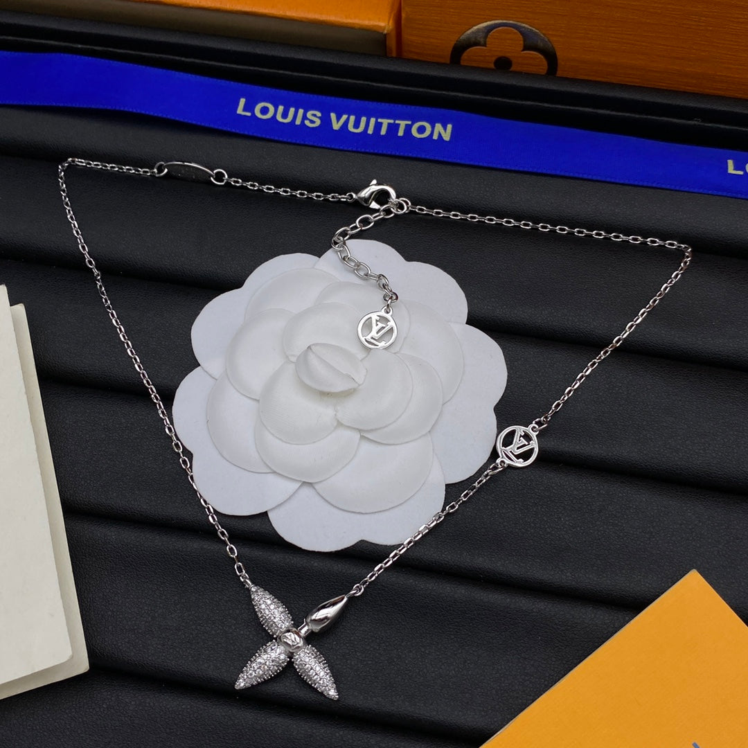 Pavé Four-Petal Marquise Flower & Oval Center Pendant Cable Chain Necklace
