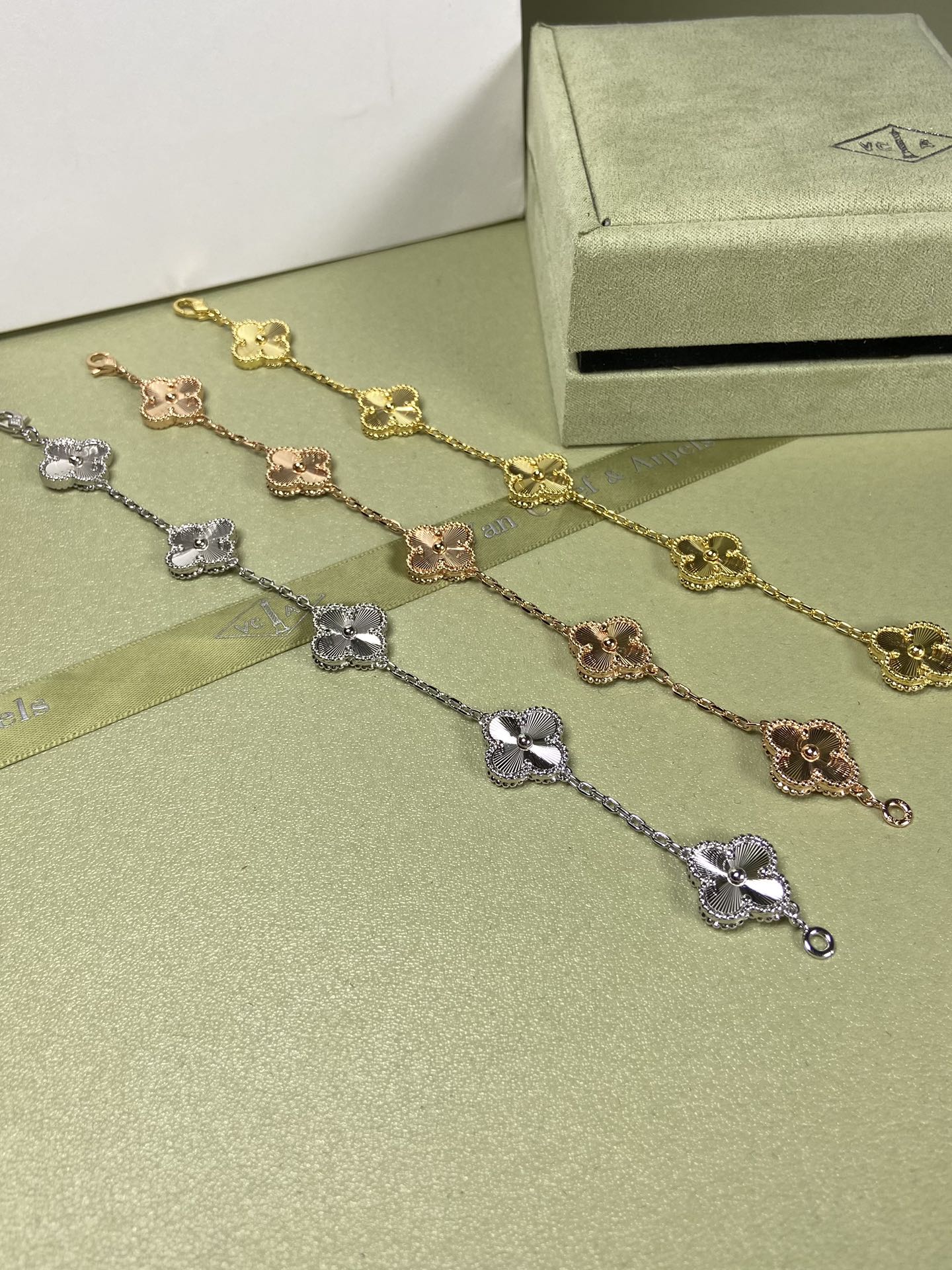 Double-Sided Laser-Cut Five-Flower Bracelet
