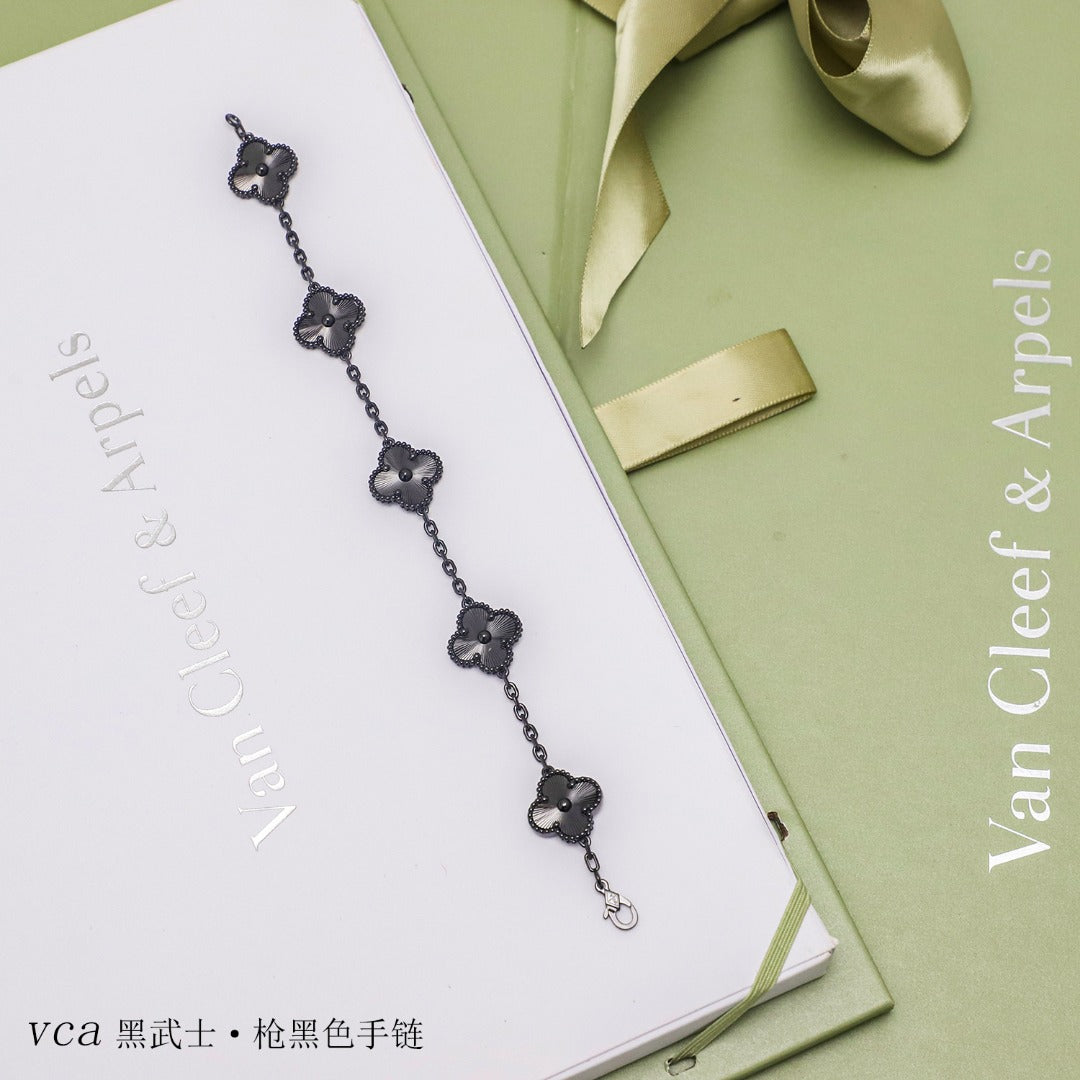 Black Knight Five-Flower Bracelet