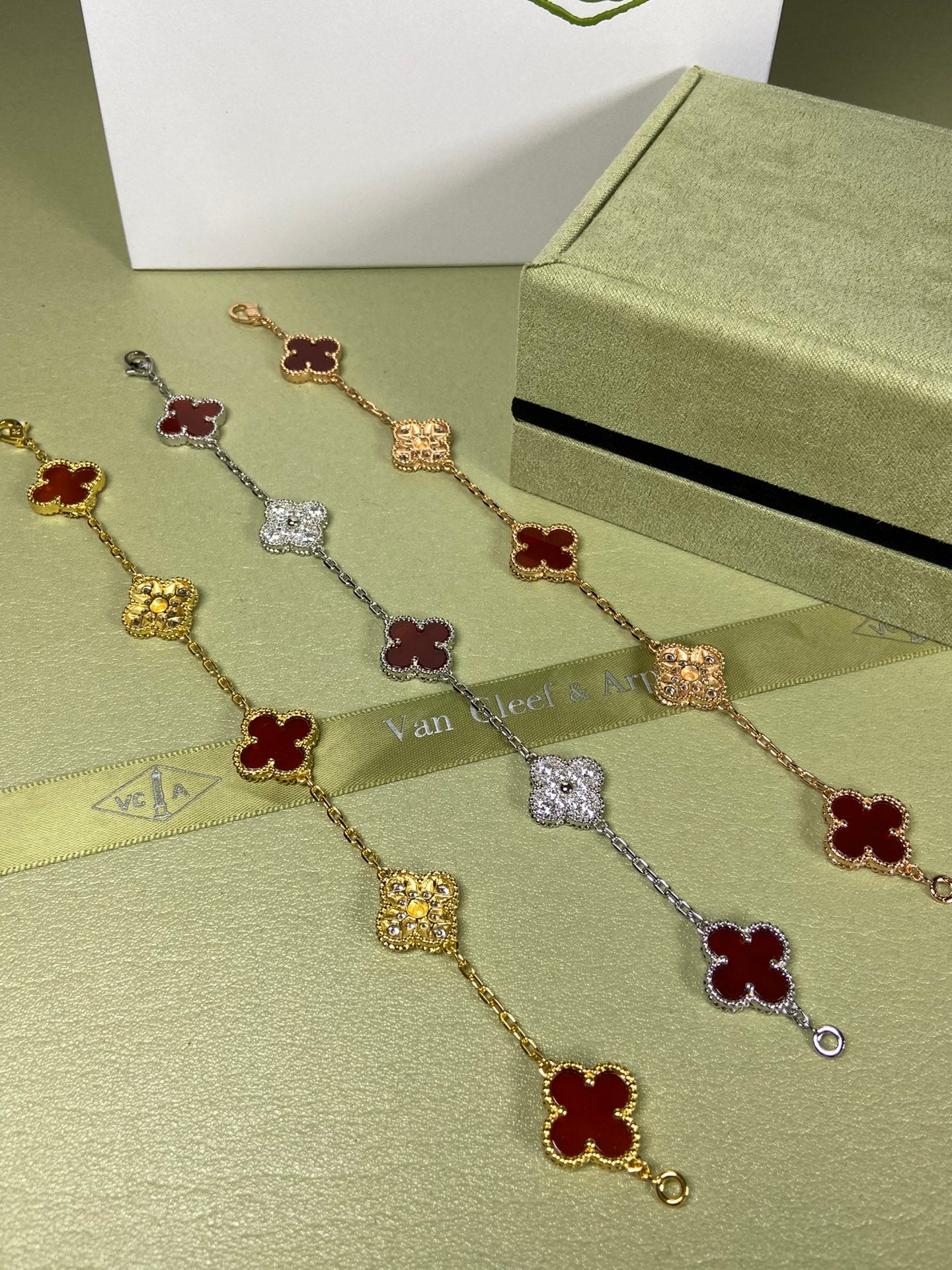 Carnelian and Diamond Five-Flower Bracelet