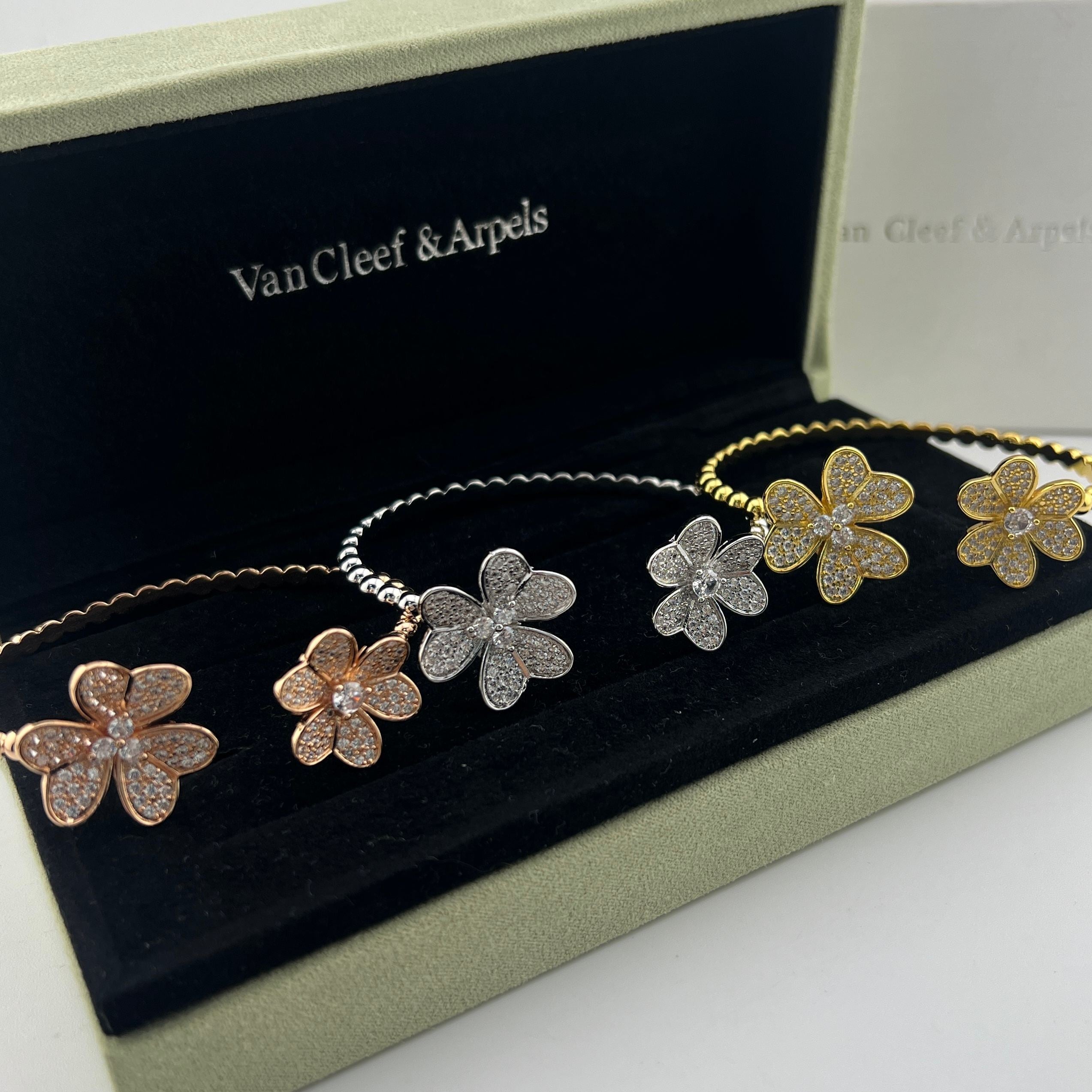 Clover Full Diamond 2-Flower Bracelet