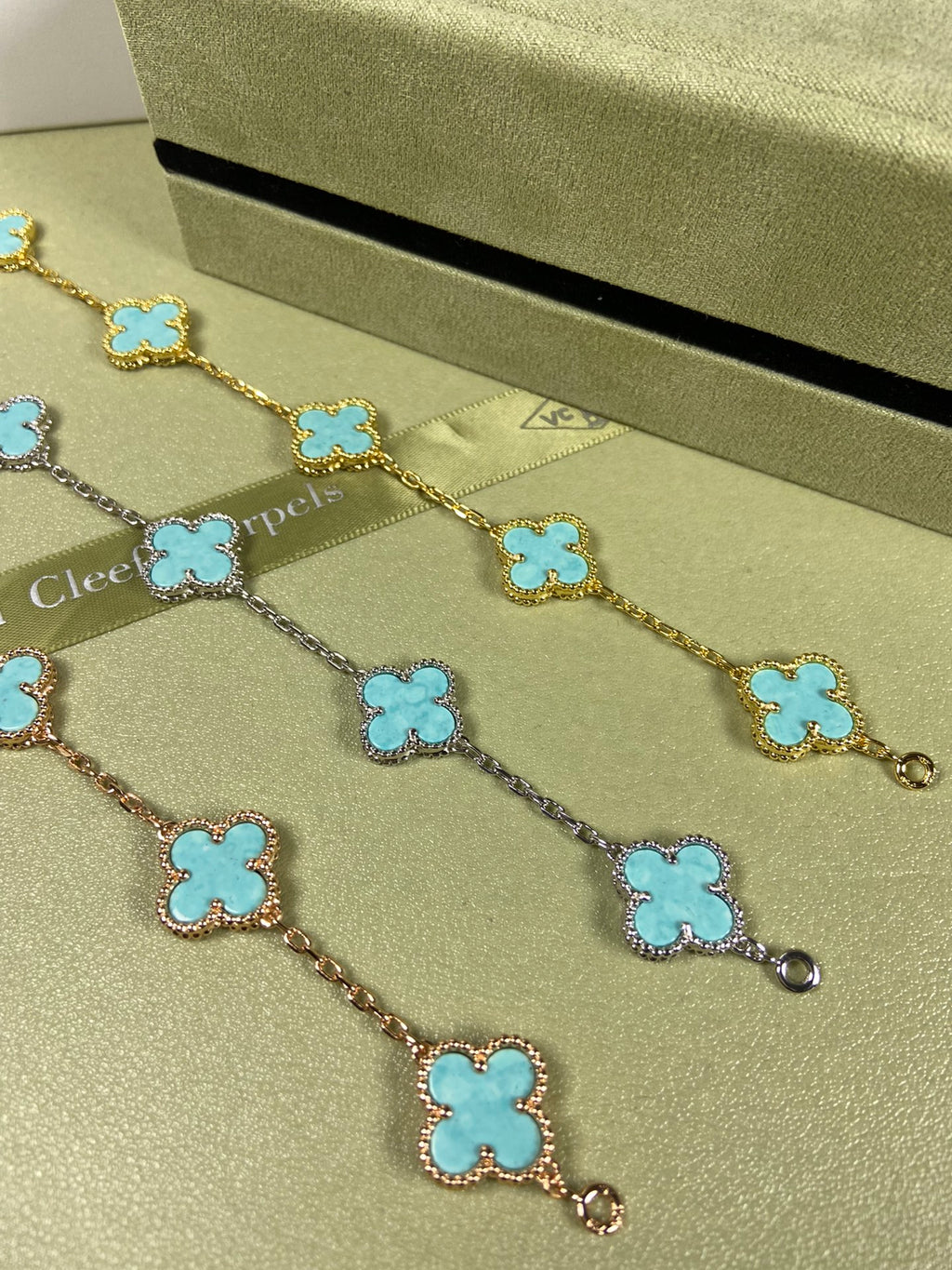 Turquoise Five-Flower Bracelet