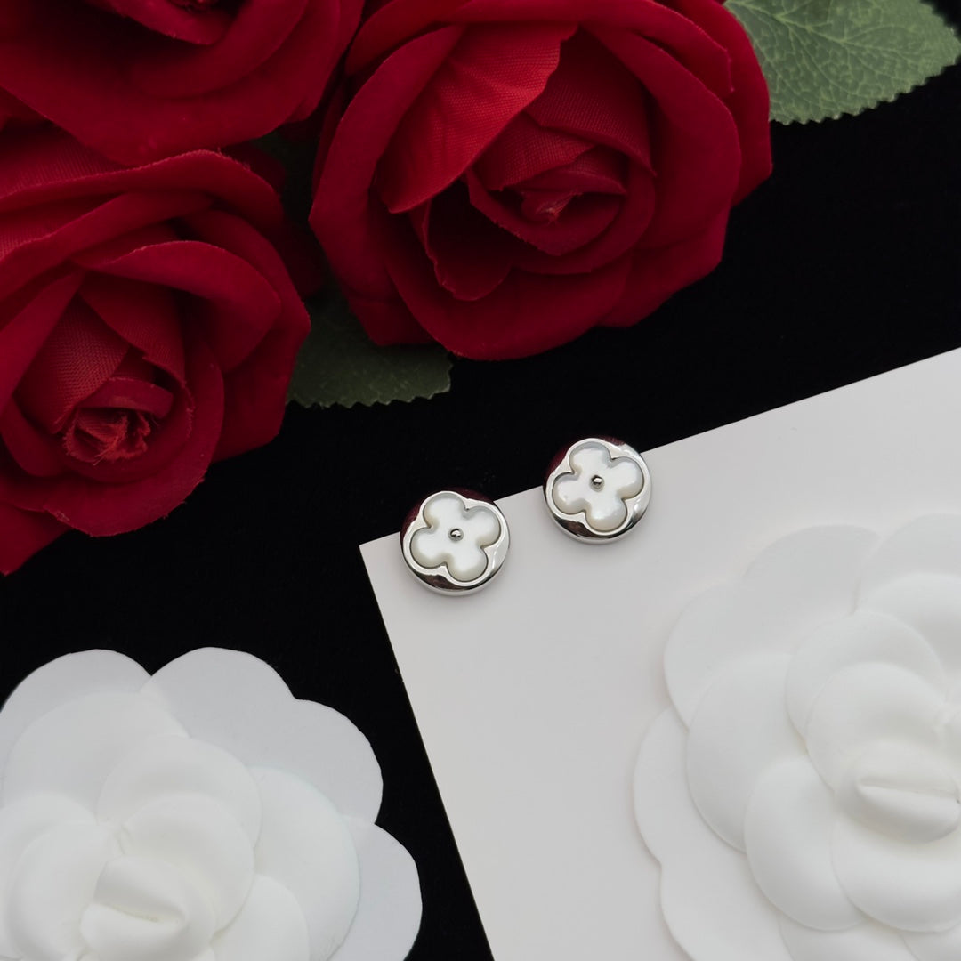 Mother of Pearl Clover Medallion 3-Piece Set