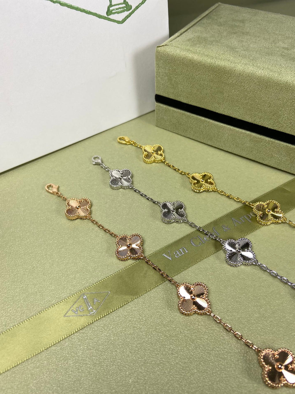 Double-Sided Laser-Cut Five-Flower Bracelet