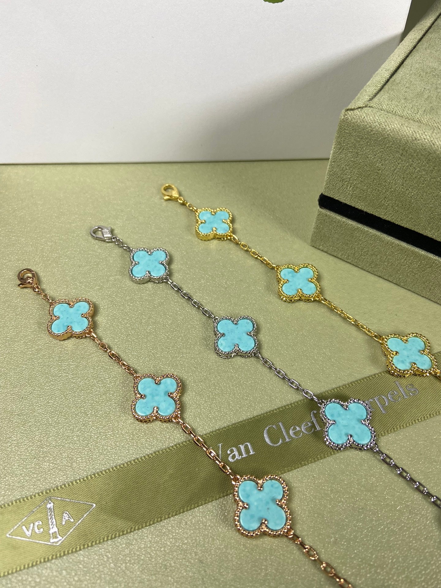 Turquoise Five-Flower Bracelet