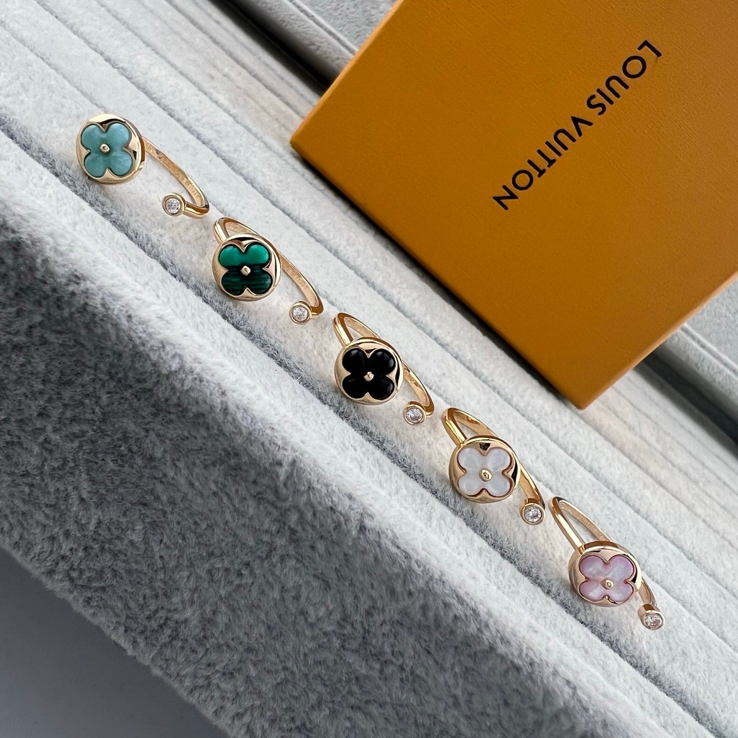 Round Four-Leaf Clover Diamond-Set Open Ring