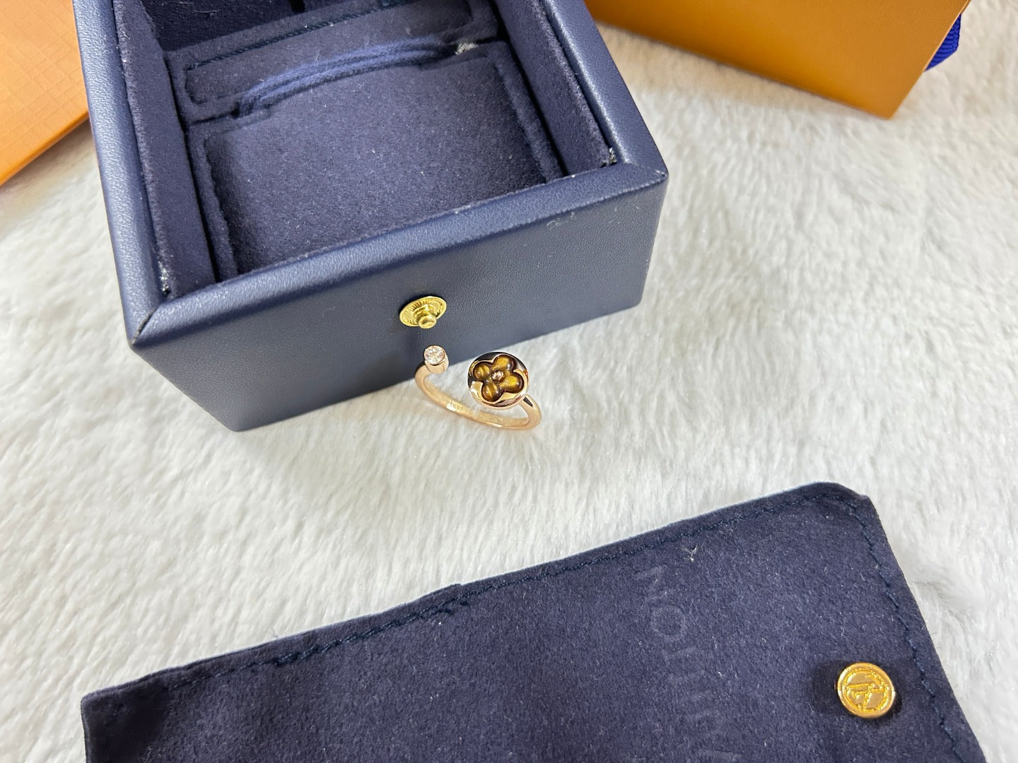 Tiger's Eye Round Four-Leaf Clover Open Ring