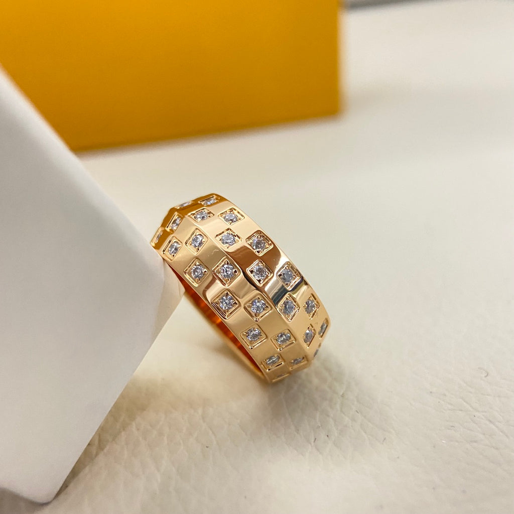 Wide Band Diamond-Studded Chessboard Pattern Ring