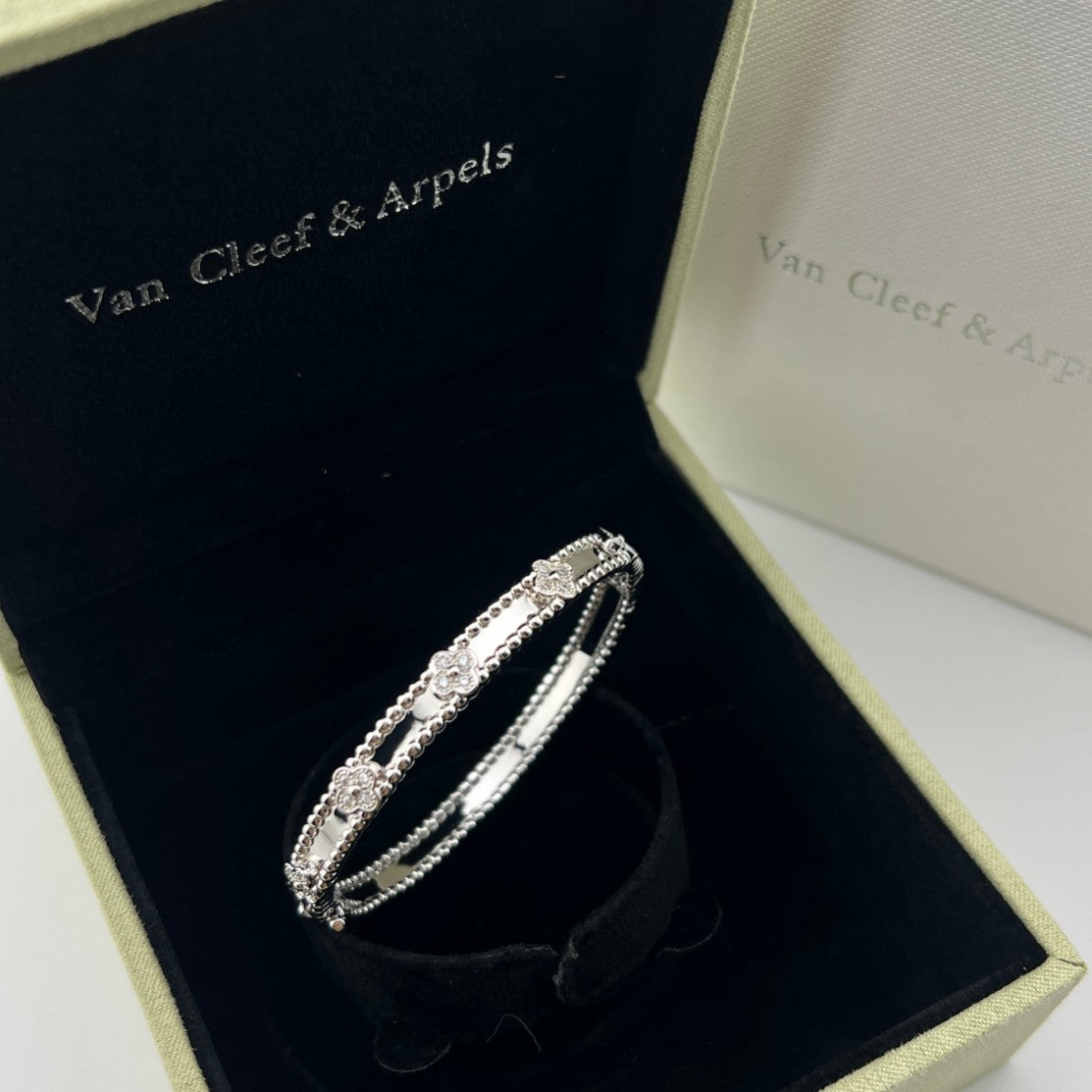 Narrow Beaded Four-Flower Full-Diamond Kaleidoscope Bracelet