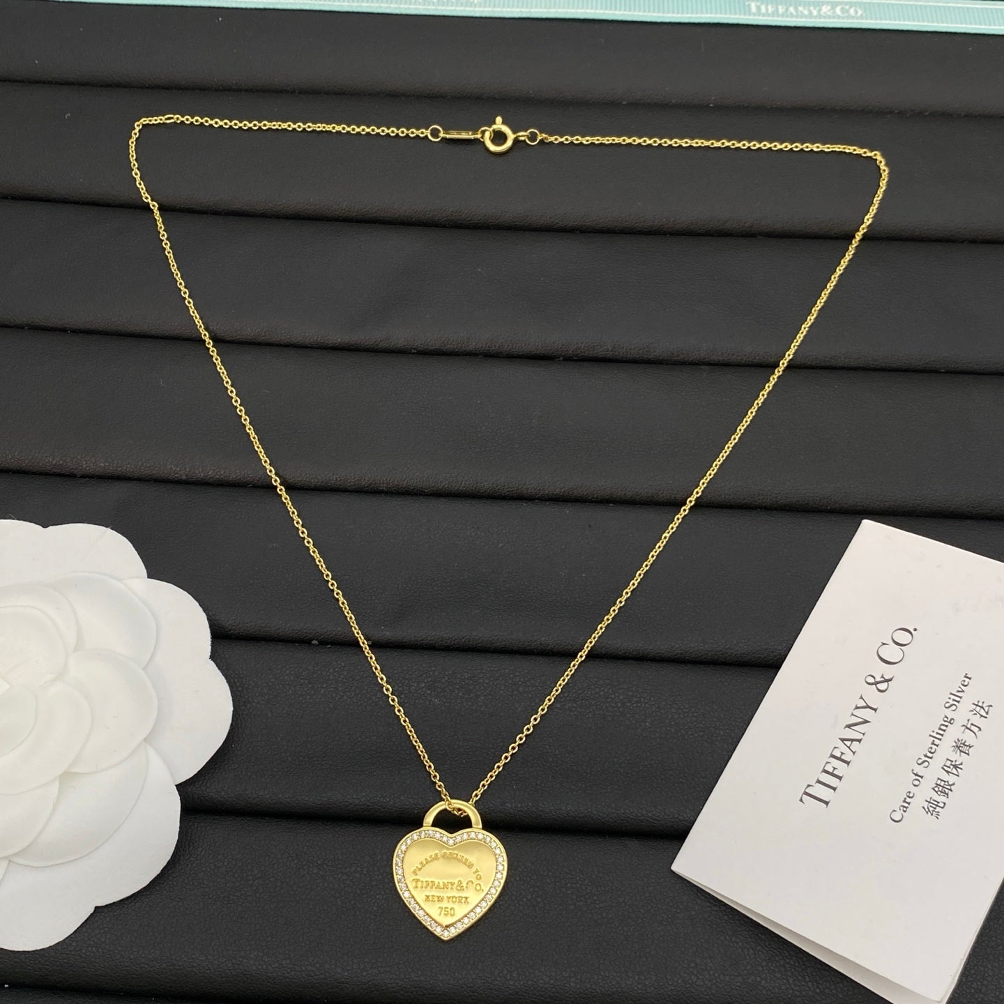 Crystal-Rimmed Heart Charm Necklace – Gold / Silver / Rose Gold