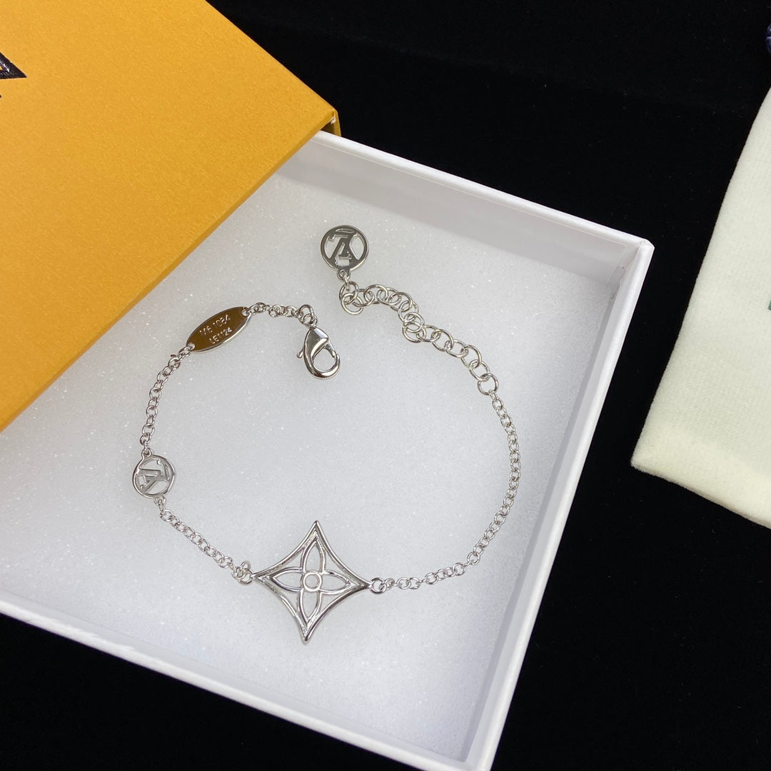 Hollow Star-Shape Monogram Flower Pendant Necklace & Bracelet