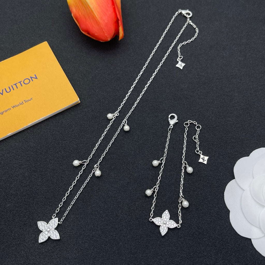 Crystal Fleur Pearl Chain Set