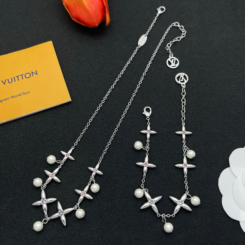 Pearl & Flower Cluster Pendant Jewelry Set