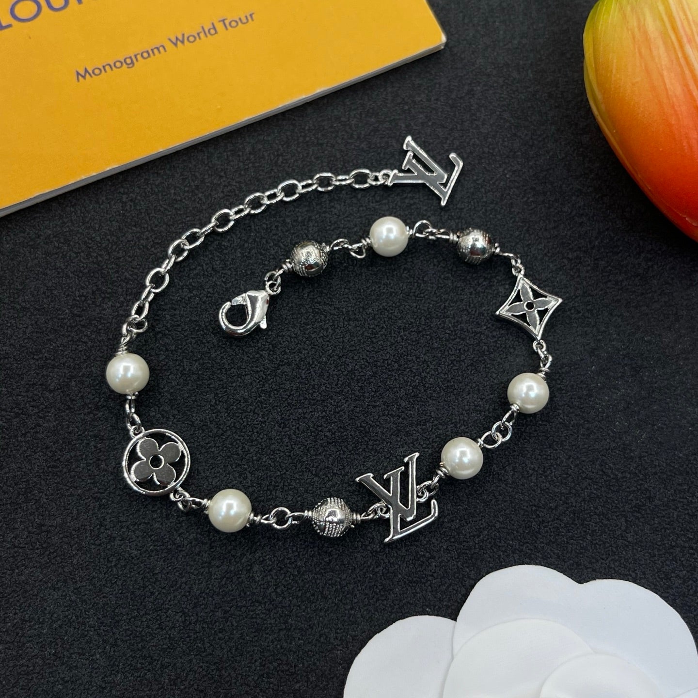 "Pearl & Monogram Charm Station Set