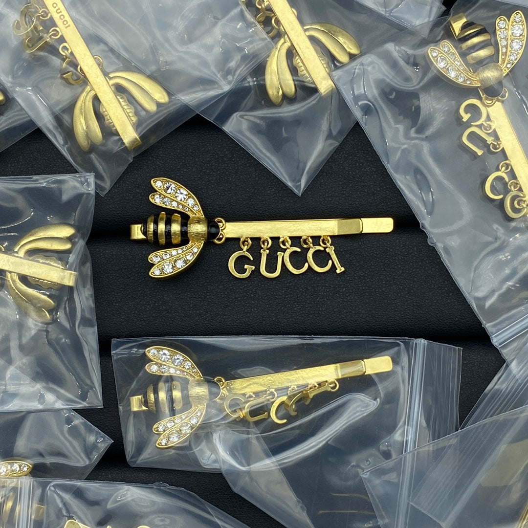 Vintage Gold Black Stripe Bee Spell-Out Logo Jewelry Set