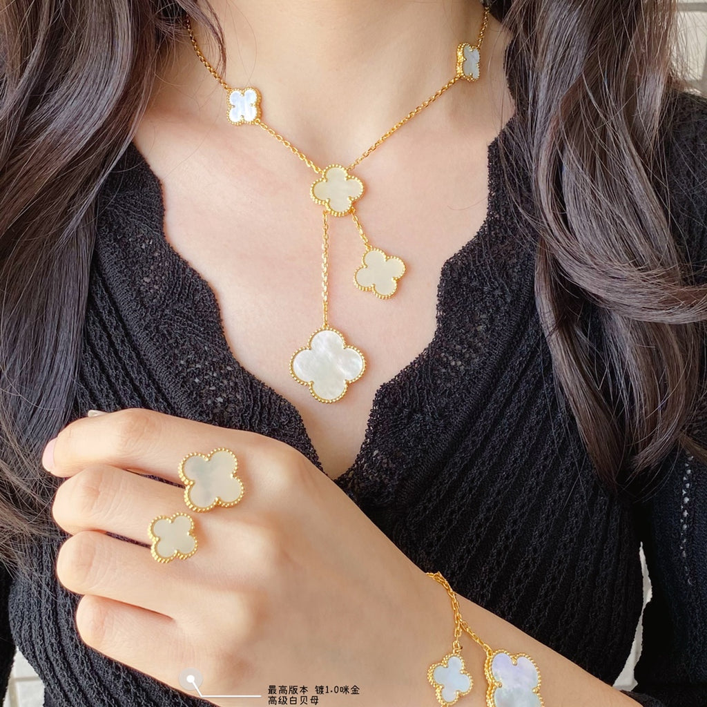 Large and Small Flower Six-Leaf Clover Necklace