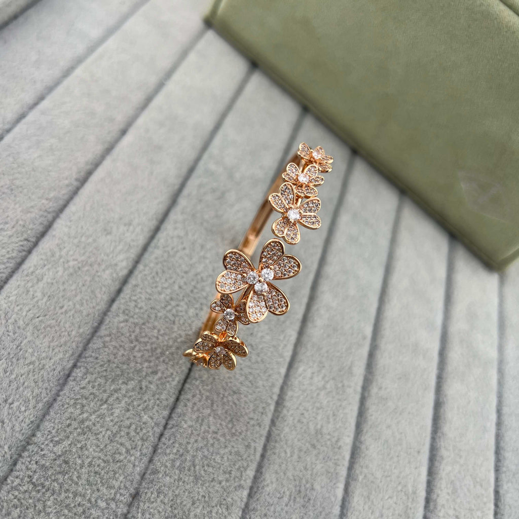 Clover Full Diamond Blossom Bracelet