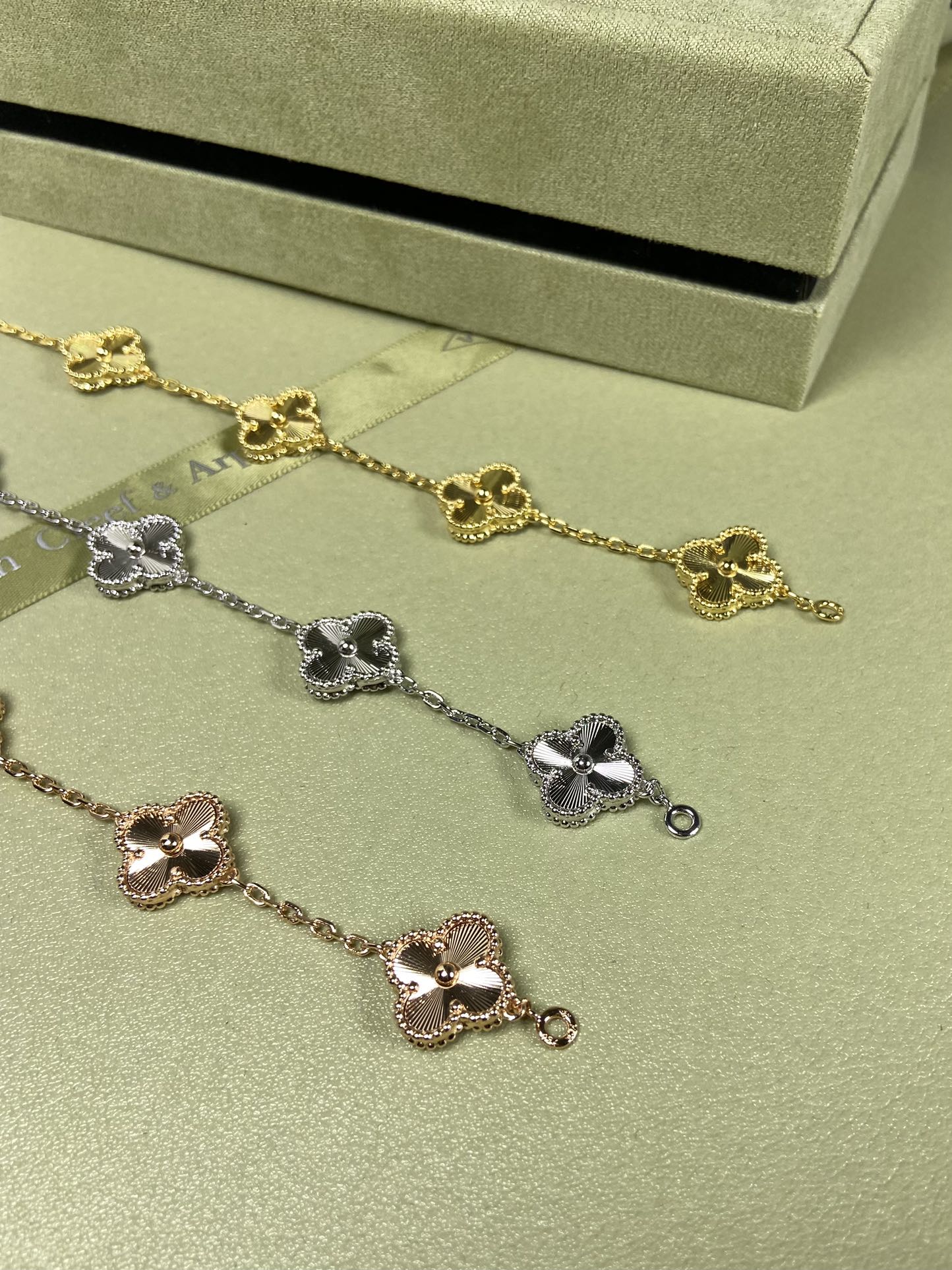 Double-Sided Laser-Cut Five-Flower Bracelet