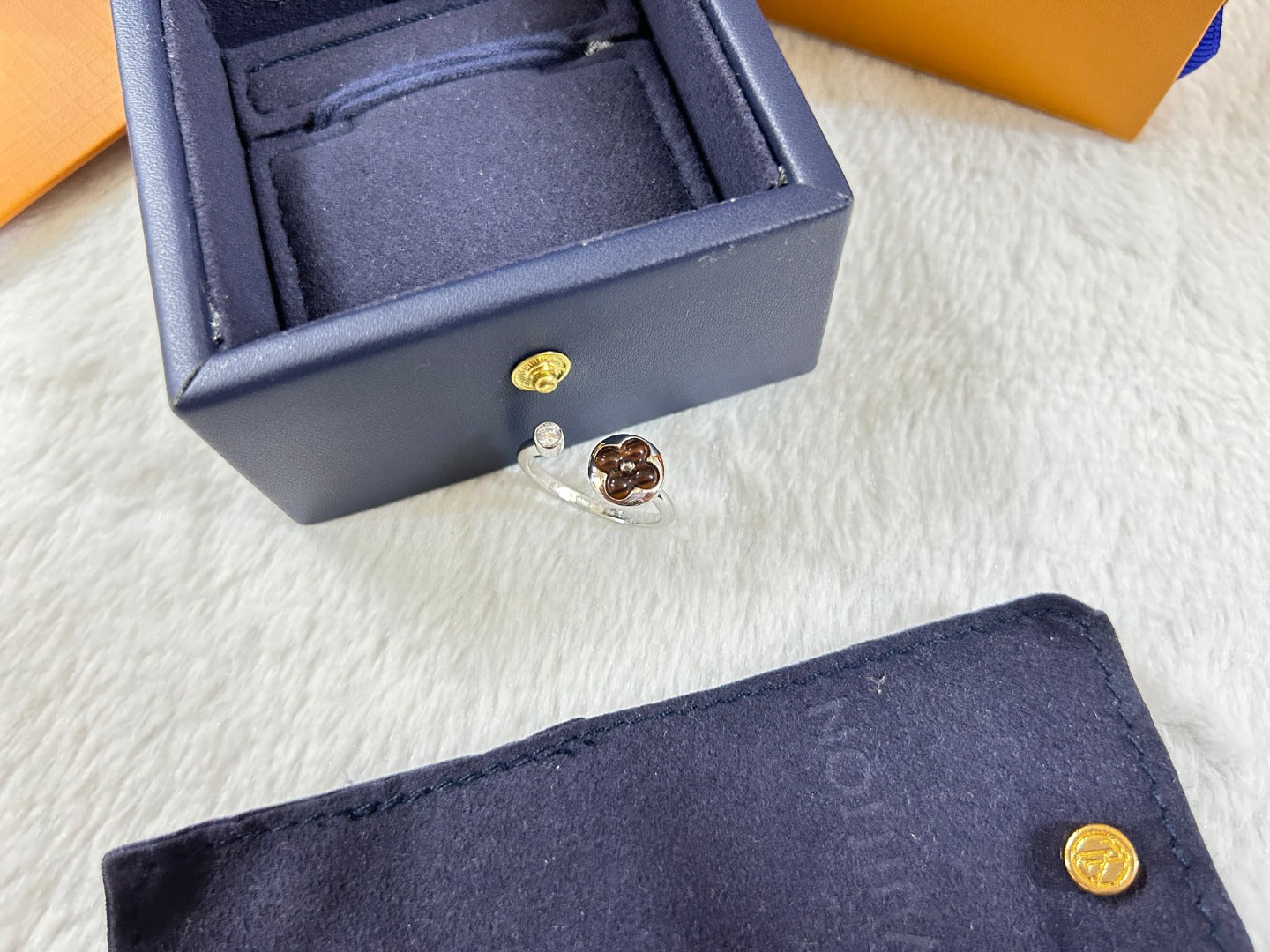 Tiger's Eye Round Four-Leaf Clover Open Ring