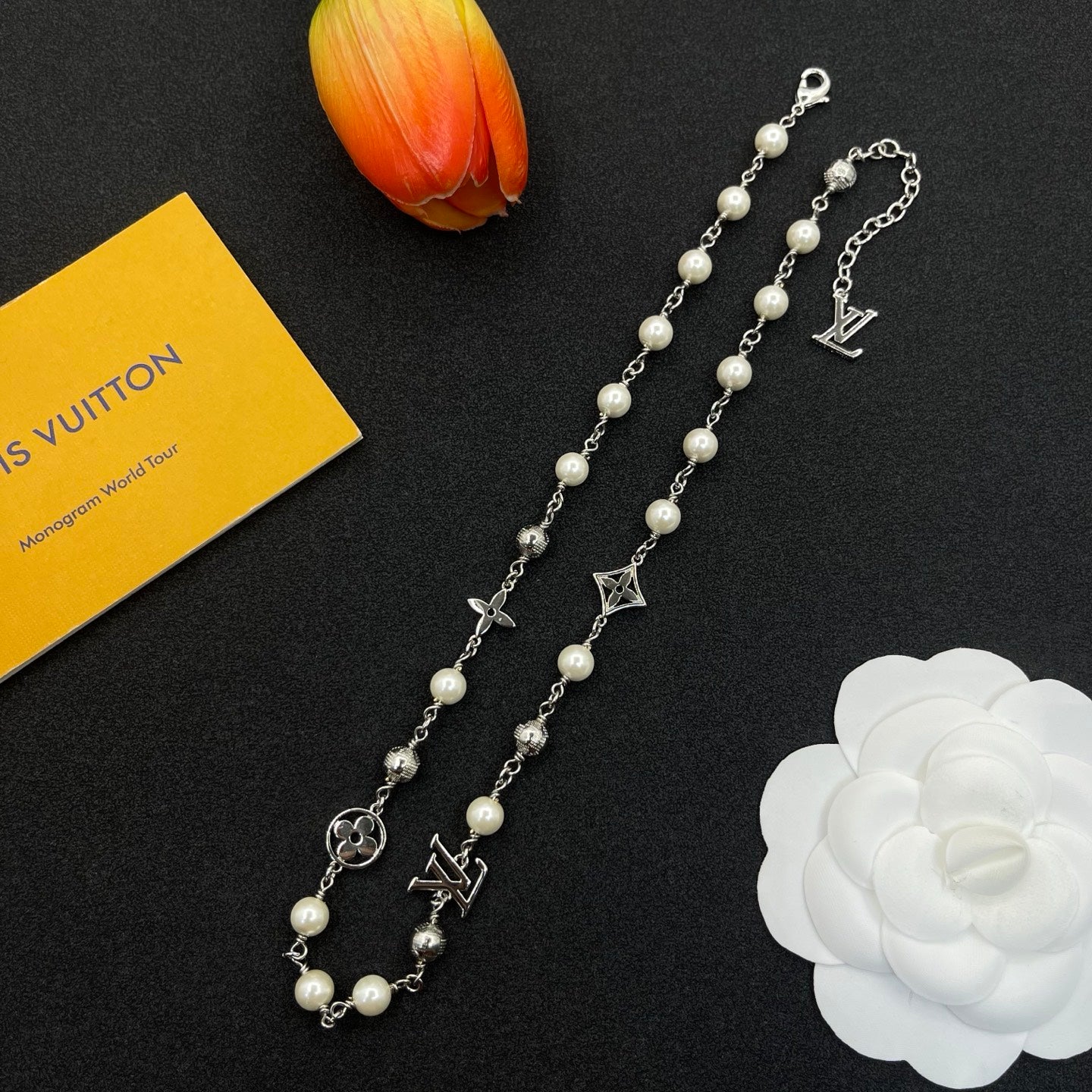 "Pearl & Monogram Charm Station Set