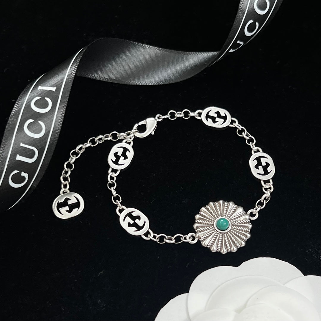 Silver-tone Daisy Turquoise Pendant Jewelry Set