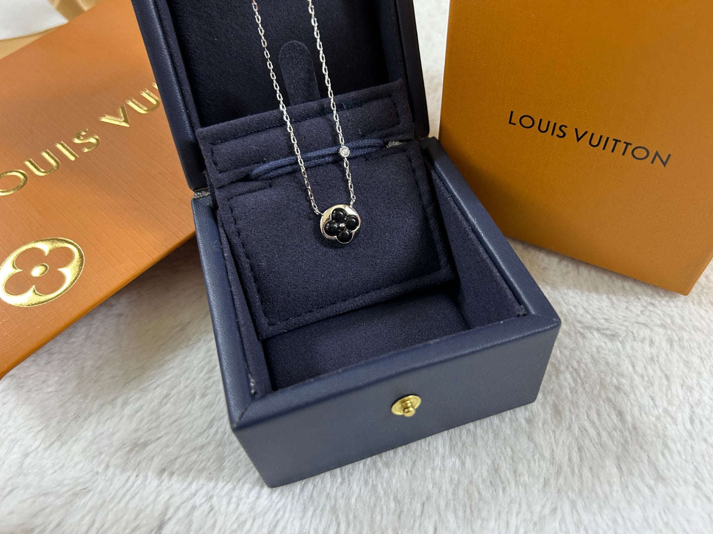 Glossy Black Clover Round Disc Pendant Necklace