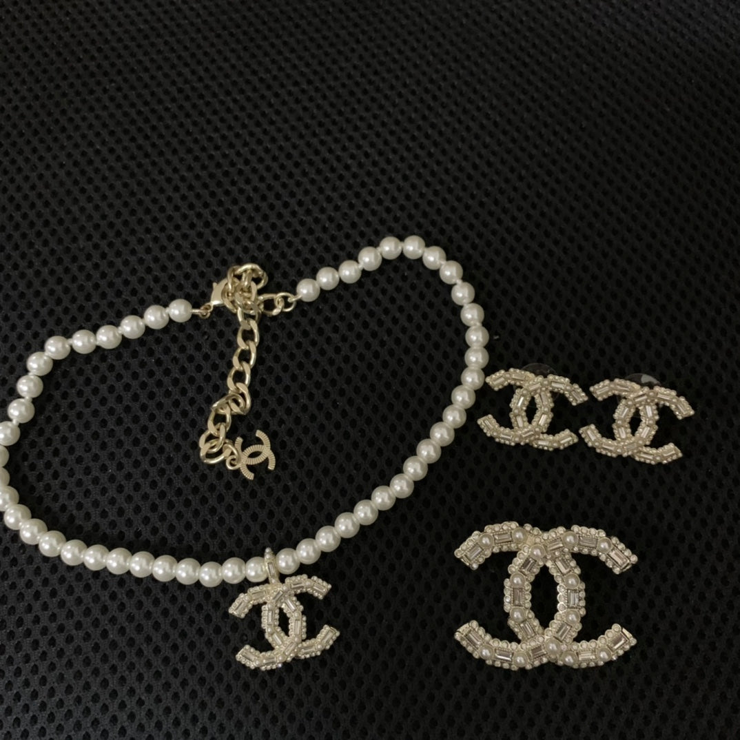 Pearl Strand & Baguette Crystal Charm Jewelry Set