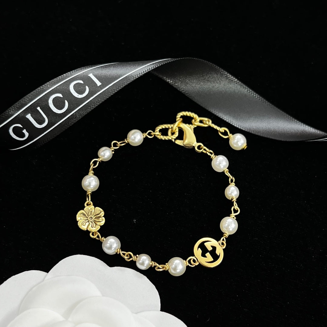 Pearl & Flower Logo Jewelry Set