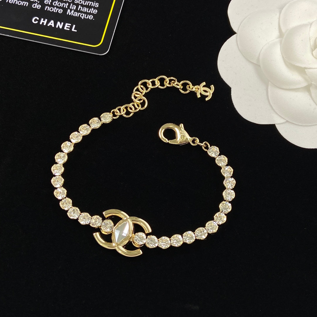 Interlocking Double-Loop Charm Tennis Set