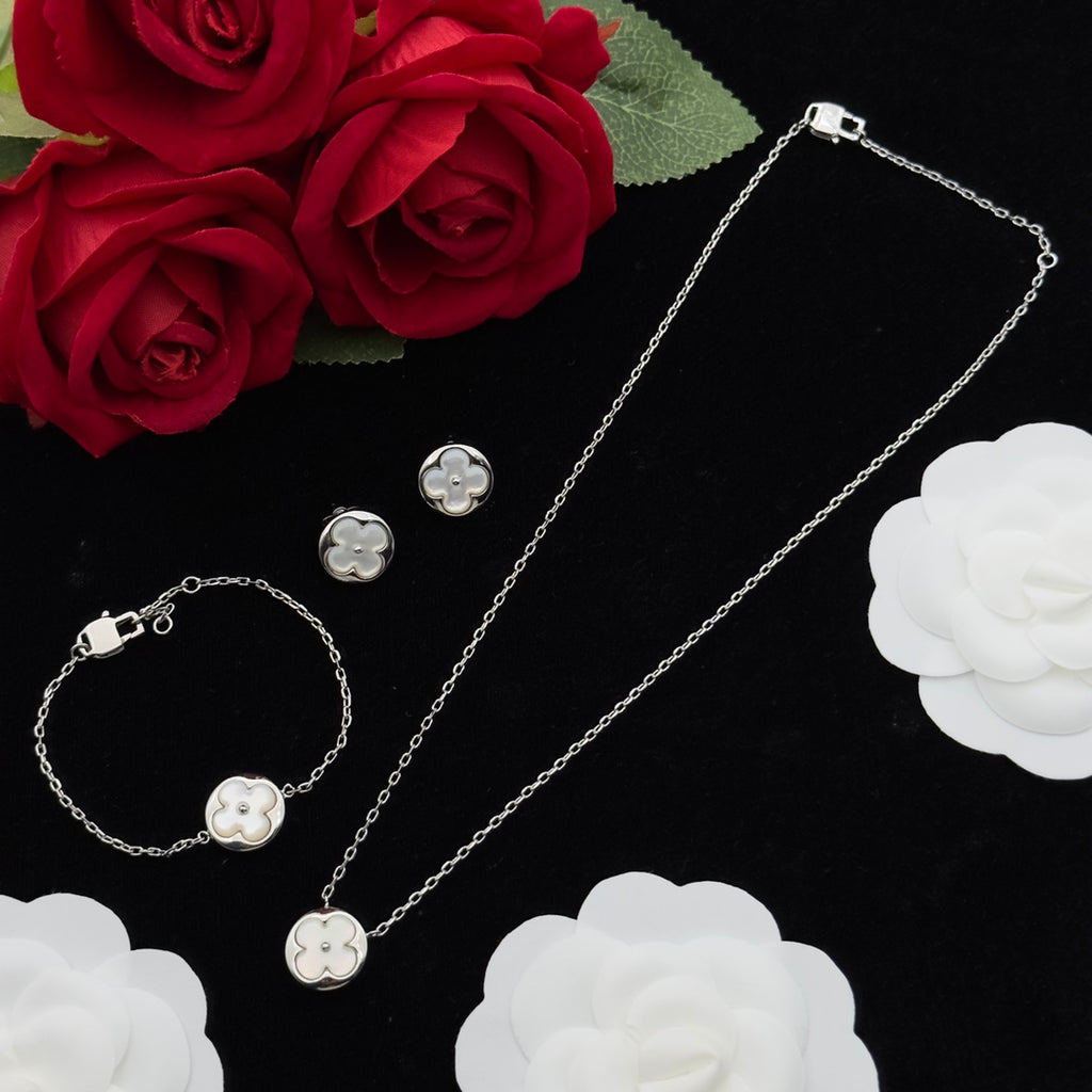 Mother of Pearl Clover Medallion 3-Piece Set