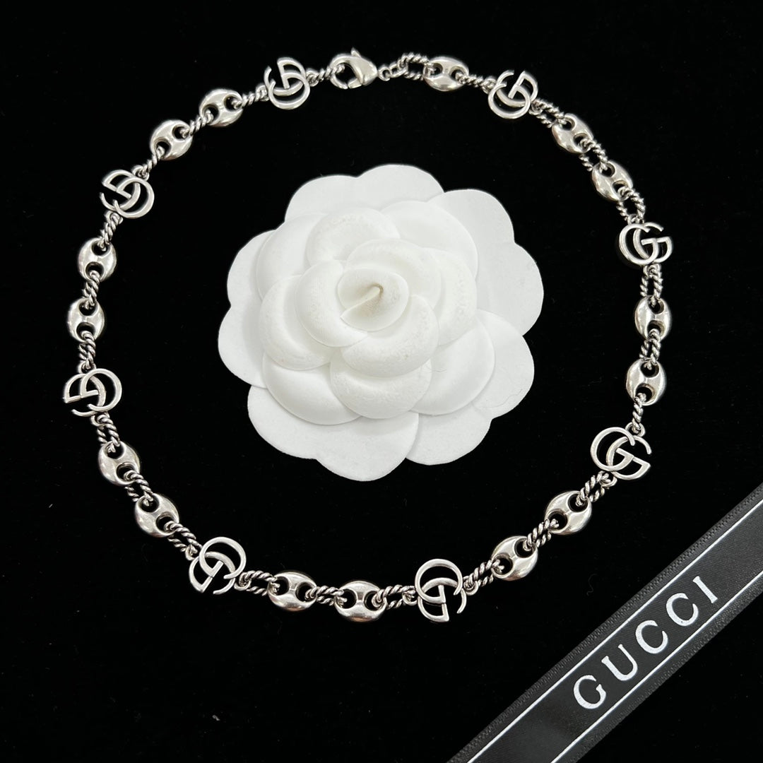 Logo Link Chain Set with White Flower Accent