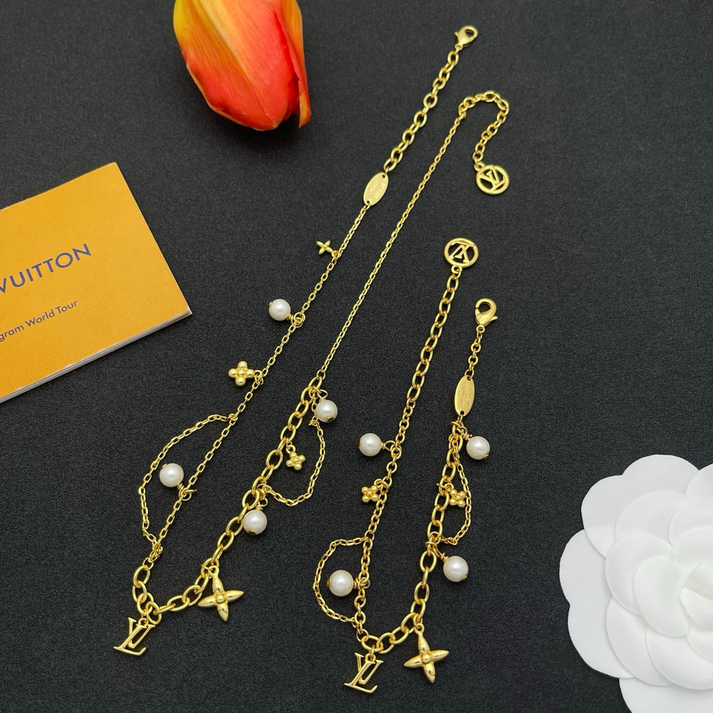 Pearl & Flower Charm Layered Chain Jewelry Set
