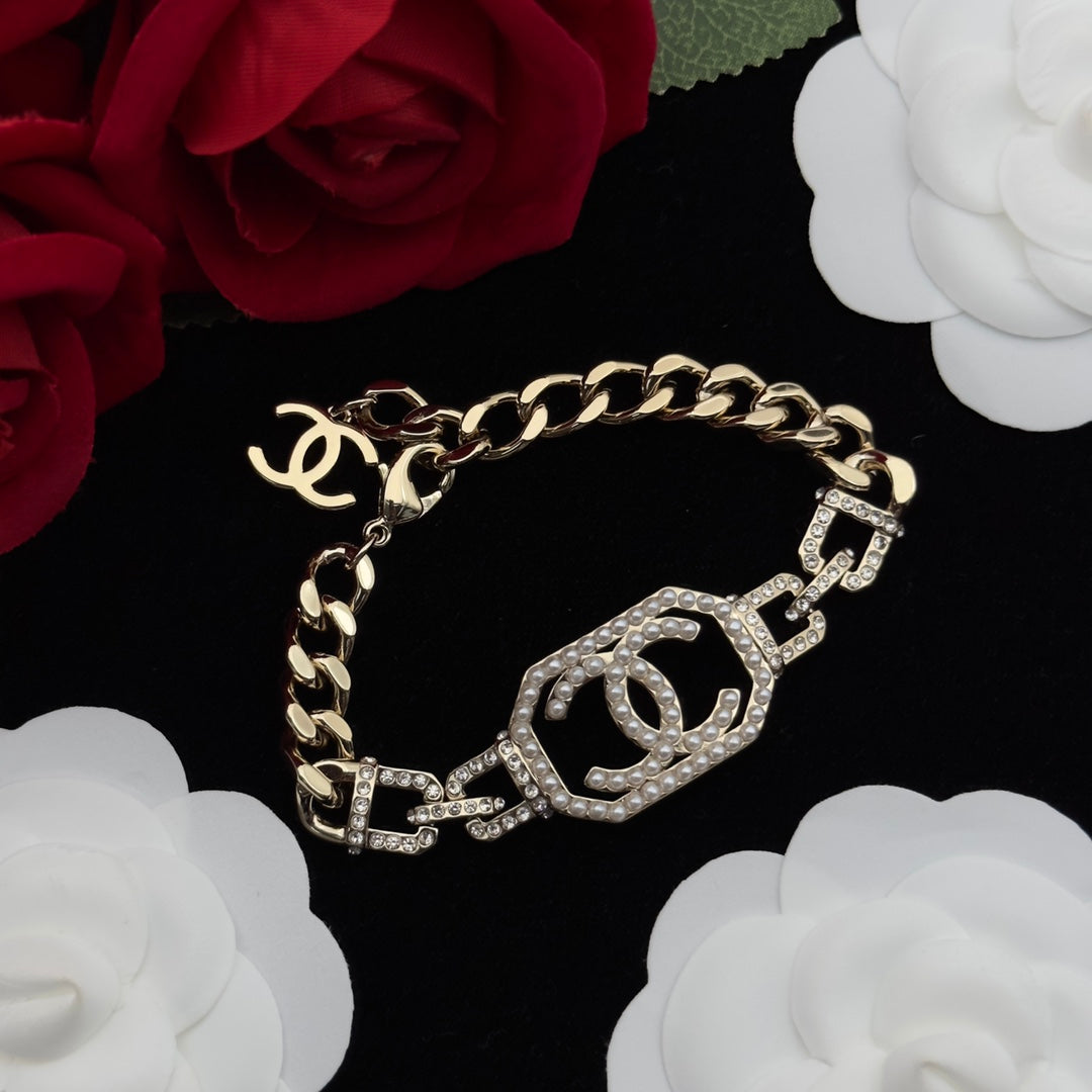 Pearl & Crystal Interlocking Logo Curb Chain Necklace & Bracelet Set