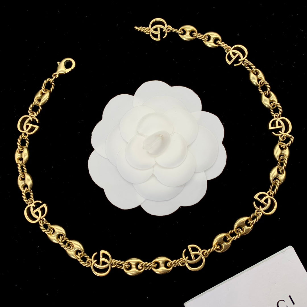 Logo Link Chain Set with White Flower Accent