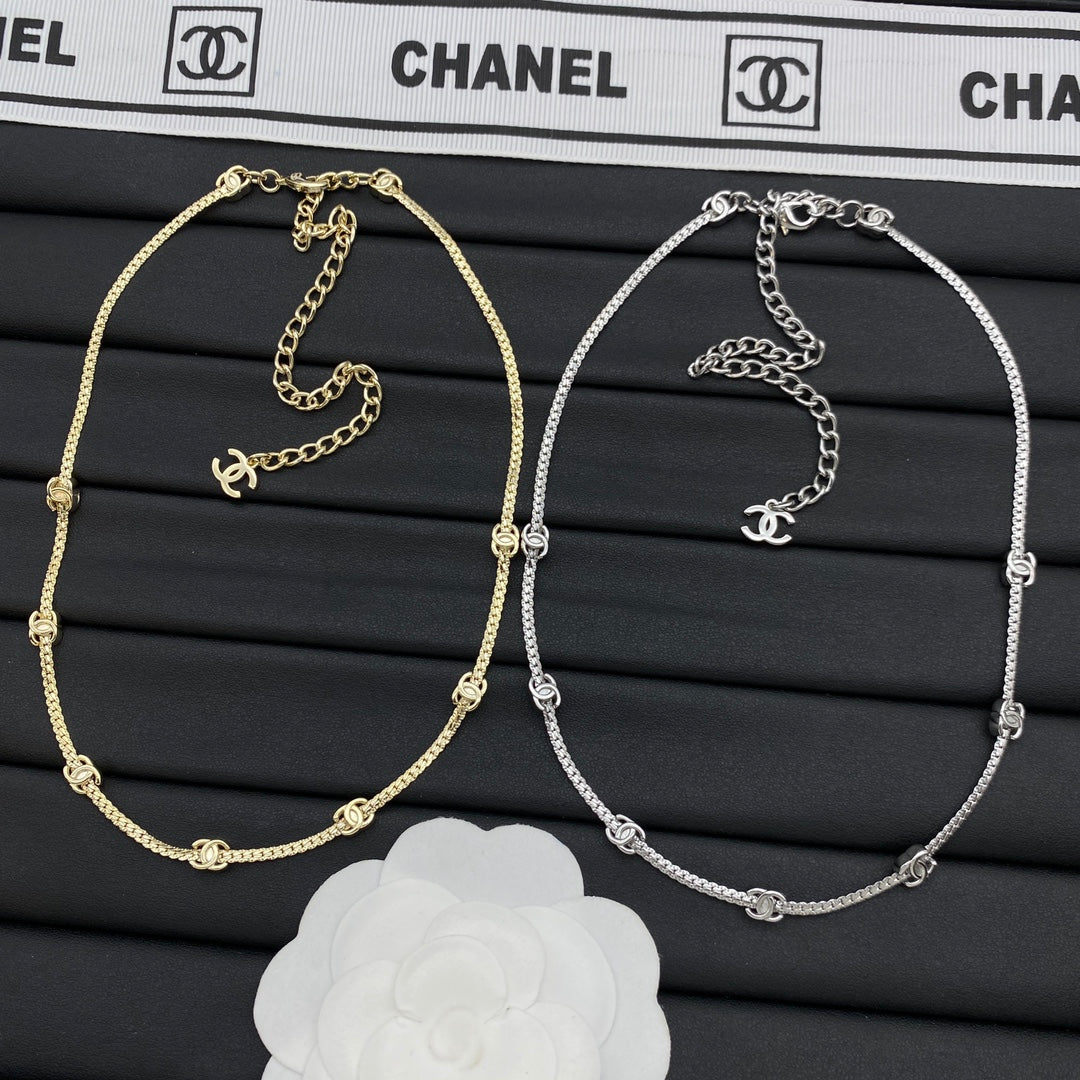 CC Logo Circle Station Box Chain Choker Necklace – Gold & Silver