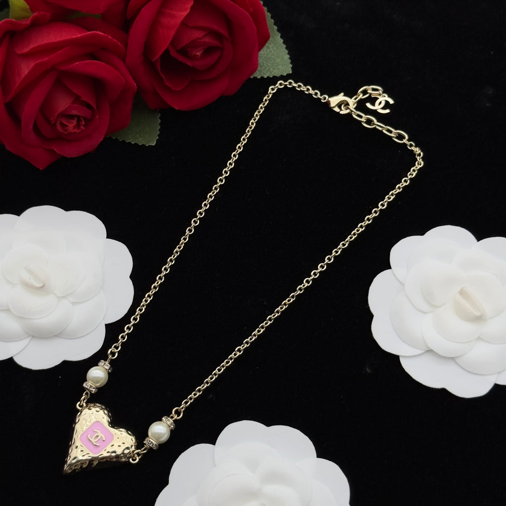 Hammered Heart Pendant Cable Chain Necklace with Twin Pearl Accents