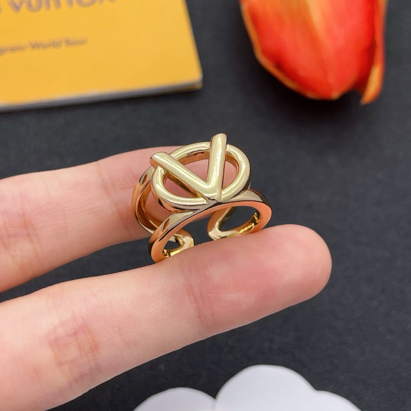 Minimalist V-Letter Logo 4-Piece Jewelry Set