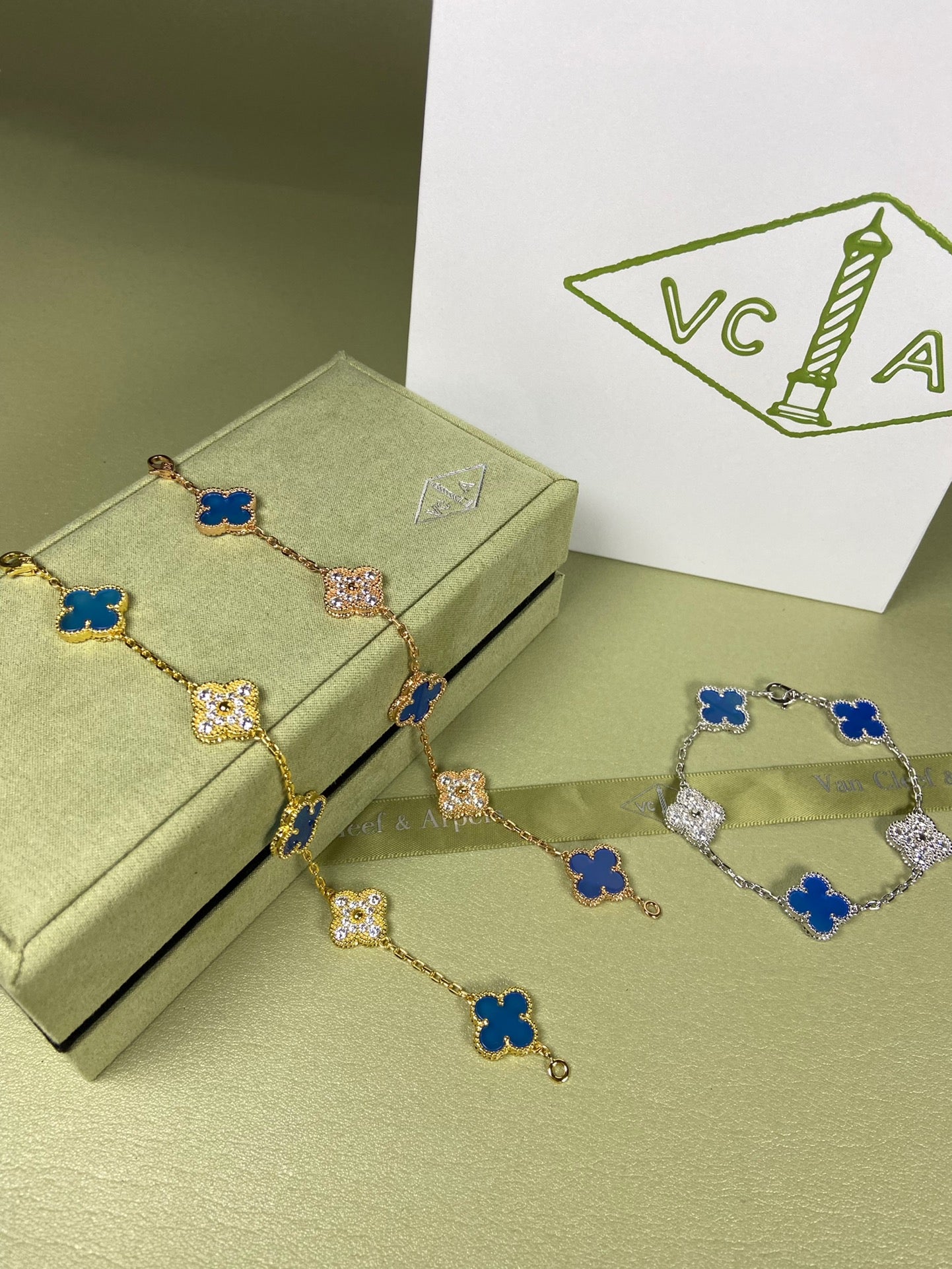 Blue Chalcedony Diamond-Studded Five-Flower Bracelet