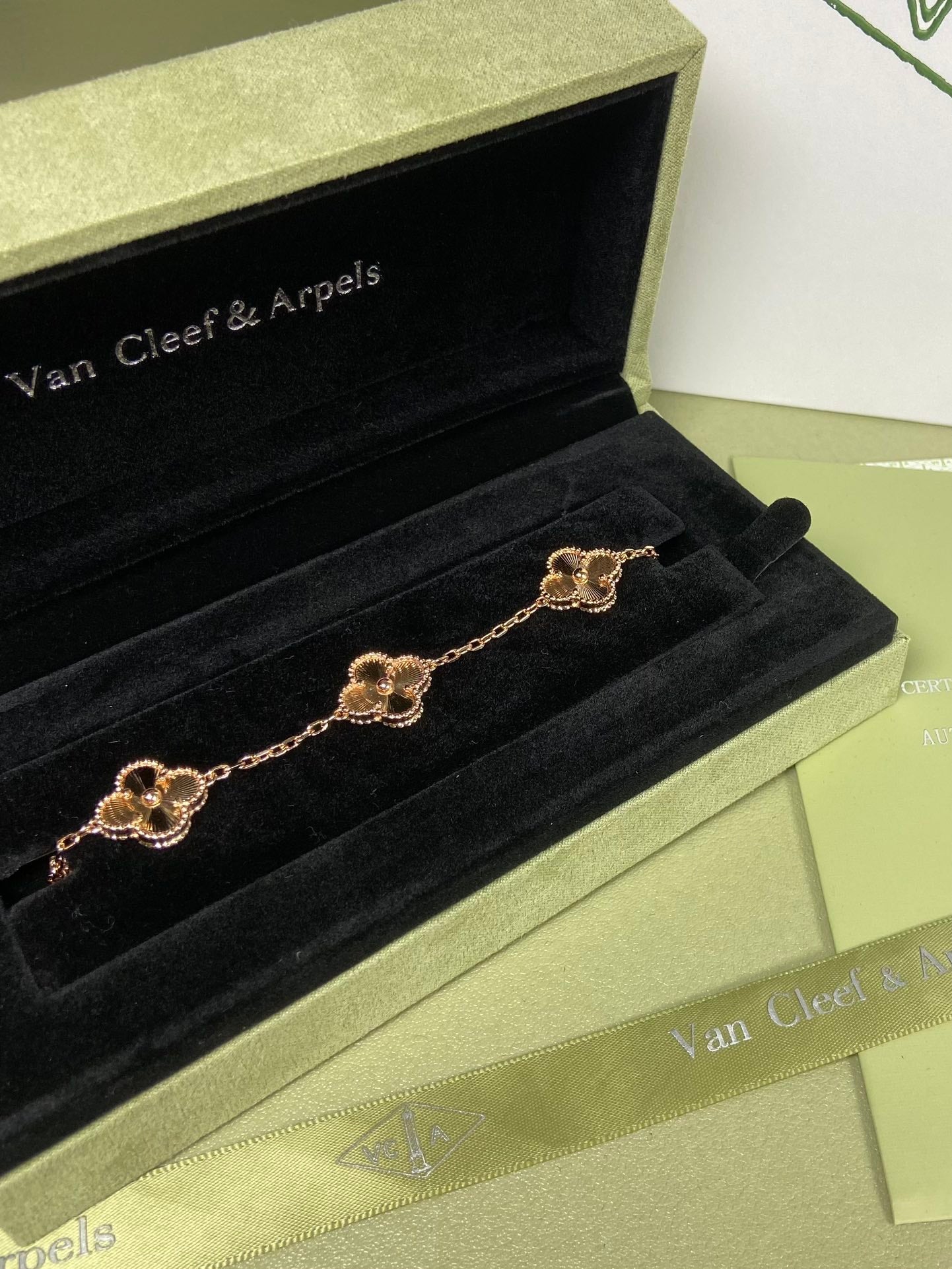 Double-Sided Laser-Cut Five-Flower Bracelet