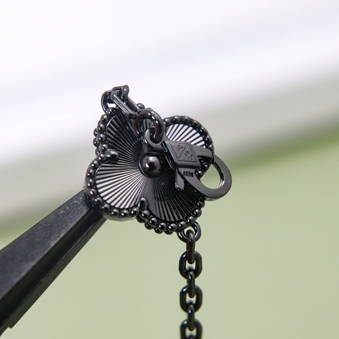 Black Knight Five-Flower Bracelet