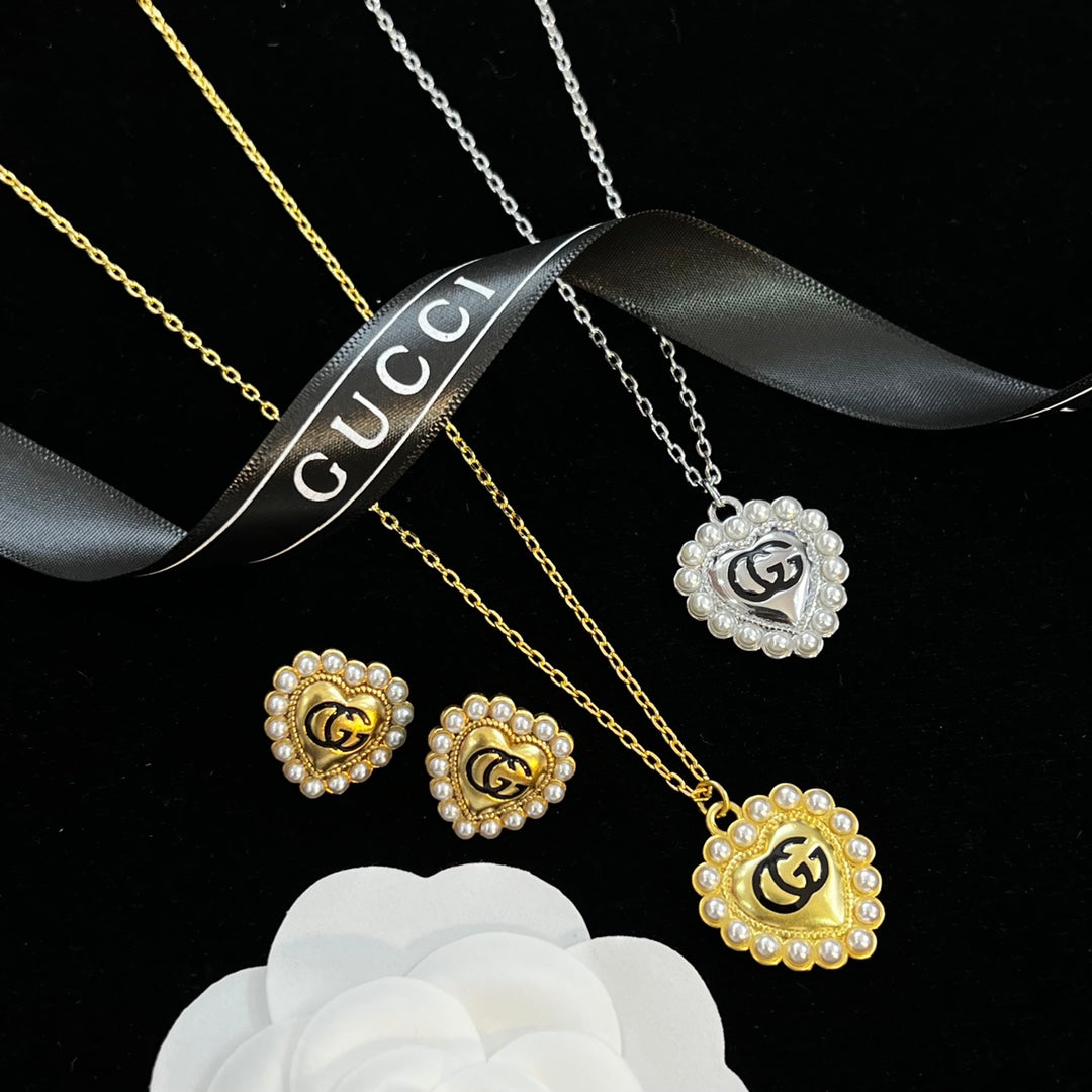 Pearl Border Heart Logo Pendant Jewelry Set